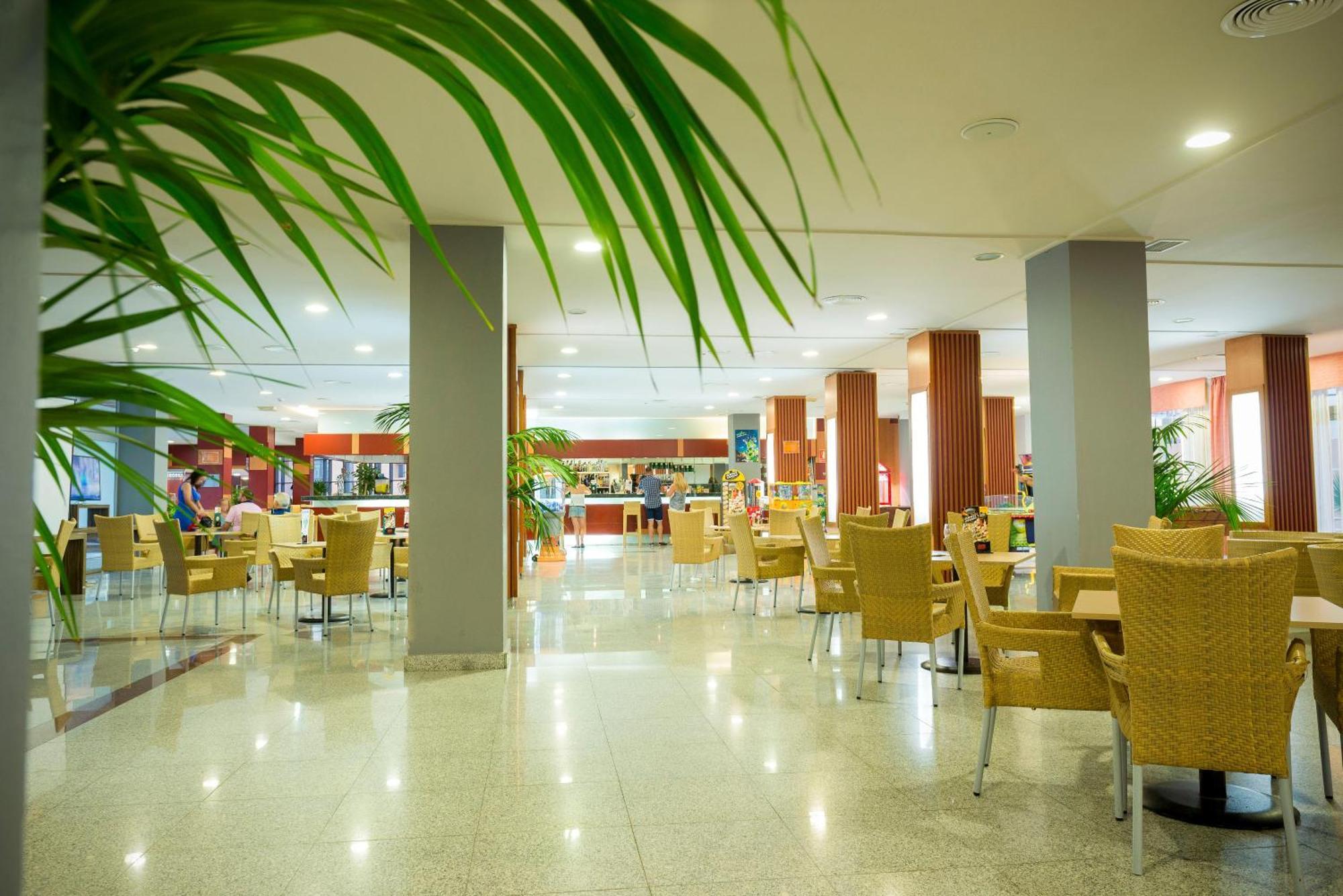 Fenix Family By Alegria Hotel Roquetas de Mar Exterior photo